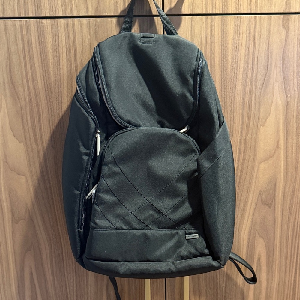 ANTI-THEFT Travelon Black Everyday Women's Backpack